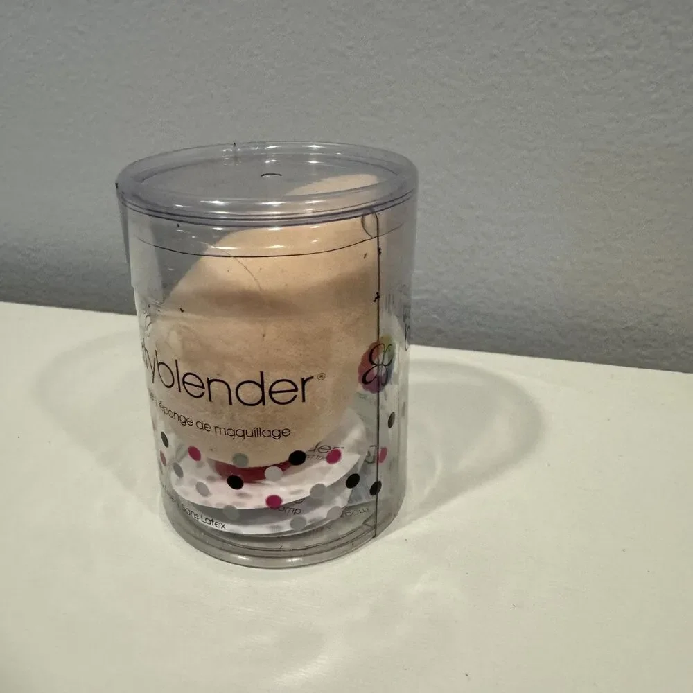 NIP Beautyblender The Original Makeup Sponge Light Pink Latex Free Applicator